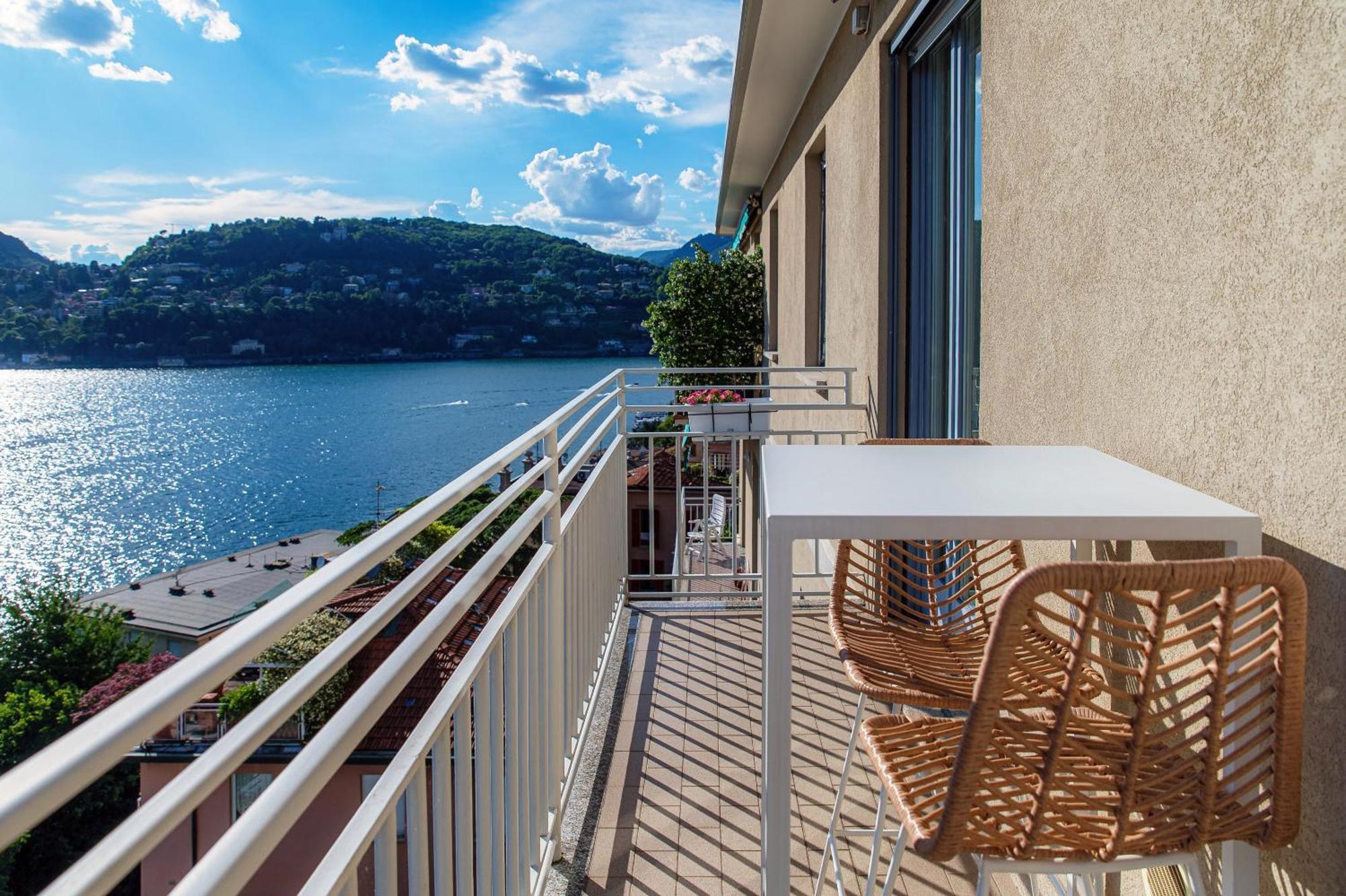150 Steps To Heaven - By Myhomeincomo Como Exterior photo